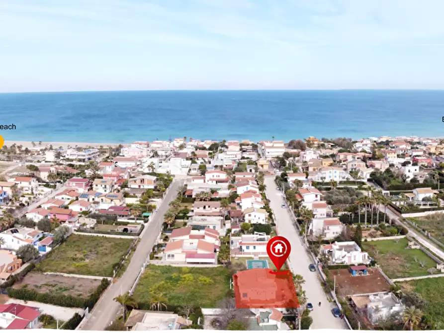 Immagine 15 di Villa in vendita  in Via Dell'oasi, . a Noto