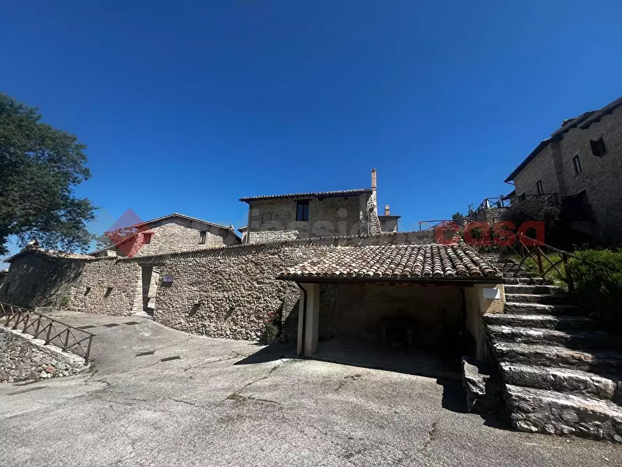 Immagine 30 di Rustico / casale in vendita  in Via FRAZIONE ACERA a Campello Sul Clitunno