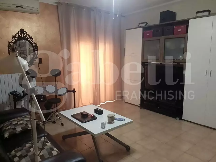 Immagine 2 di Appartamento in vendita  in Piazza G.B.TEDESCO, 22 a Taranto