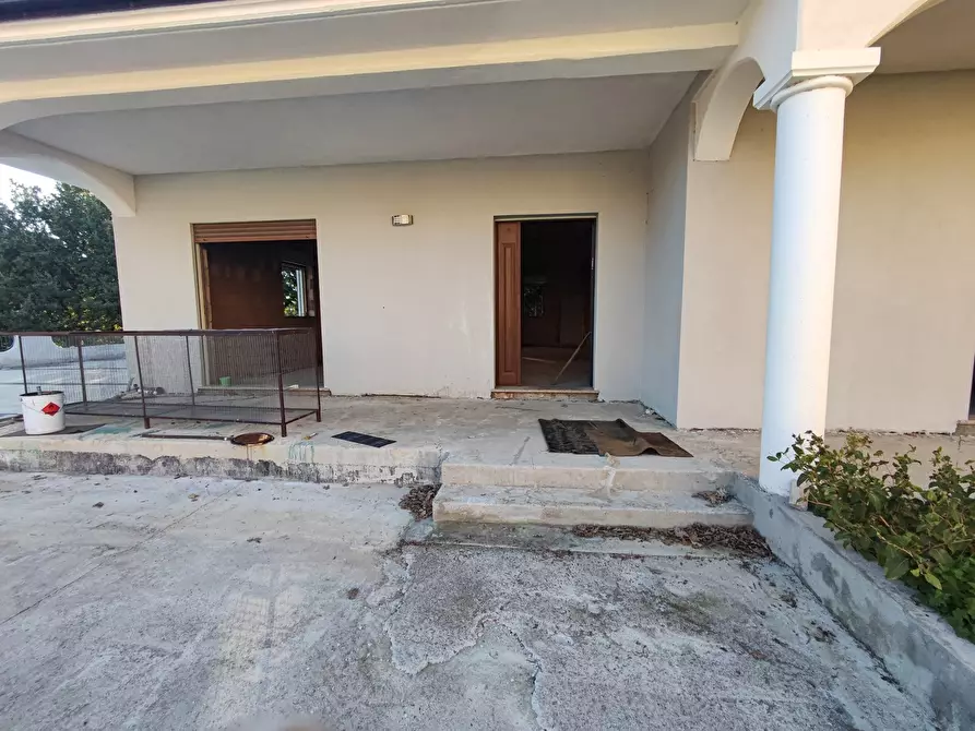 Immagine 18 di Villa in vendita  in Contrada LUCA, SNC a Chiaravalle Centrale