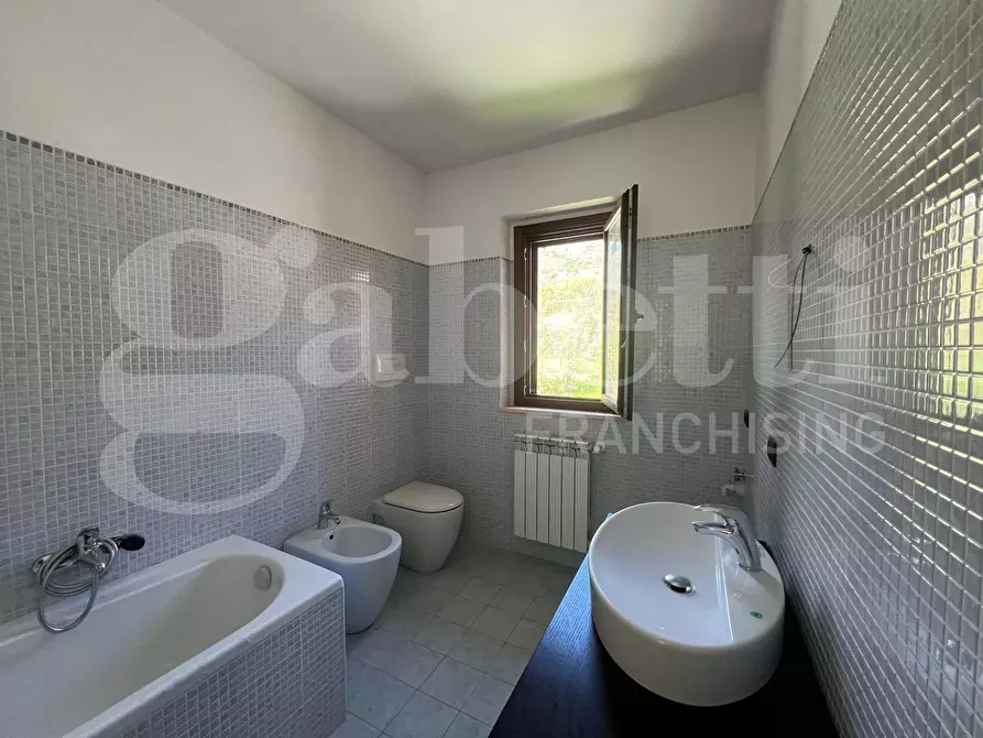 Immagine 9 di Casa bifamiliare in vendita  in Via SS4bis, 74 a Rieti