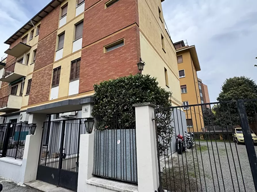 Immagine 1 di Appartamento in vendita  in Via Cherubini, 3 a Bologna