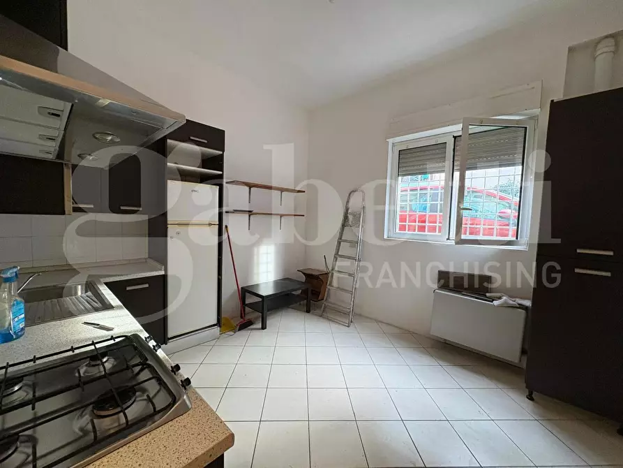 Immagine 9 di Appartamento in vendita  in Via Dei Torriani a Roma