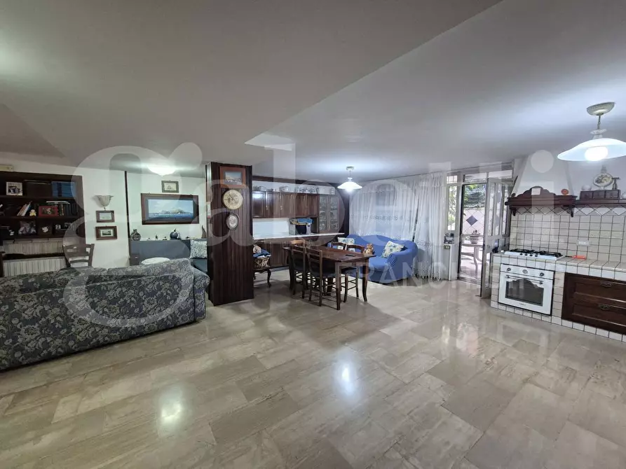 Immagine 12 di Casa indipendente in vendita  in Via Luigi Iacono, 7 a Torre Annunziata