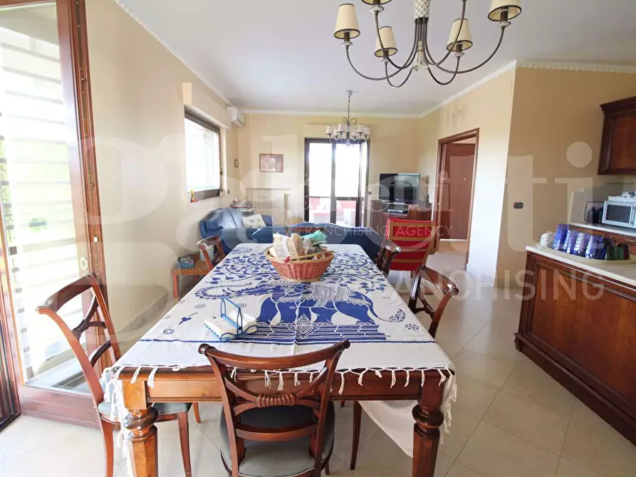 Immagine 11 di Villa in vendita  in Via Martiri di Palermo a Trani