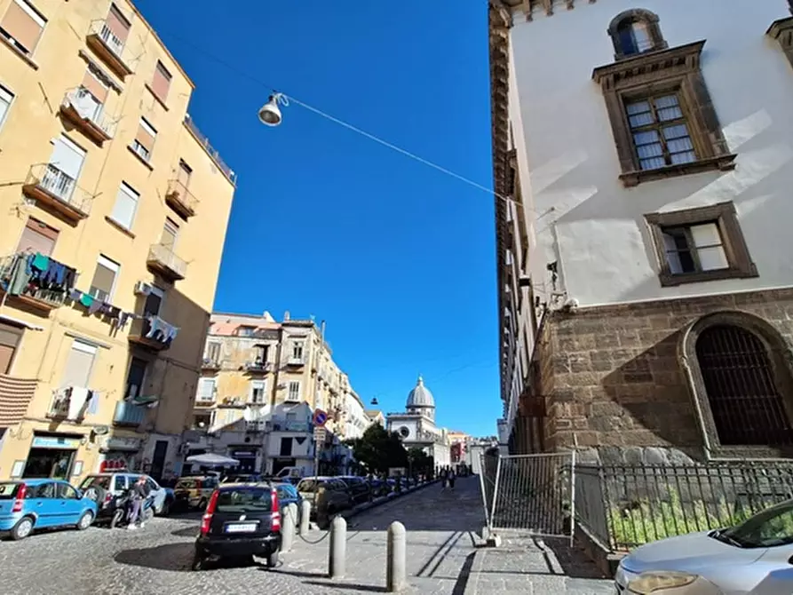 Immagine 1 di Negozio in affitto  in Via Concezio Muzii a Napoli