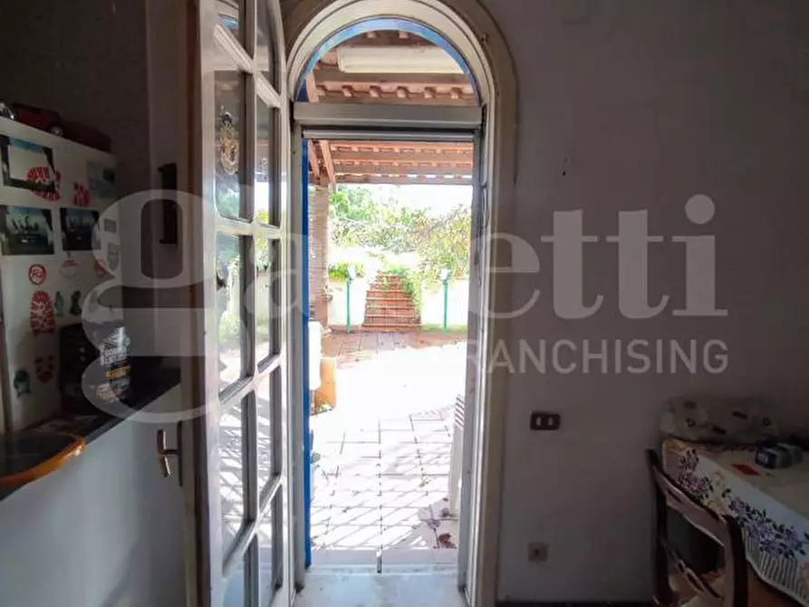 Immagine 23 di Casa indipendente in vendita  in Via Prota, 25 a Torre Annunziata