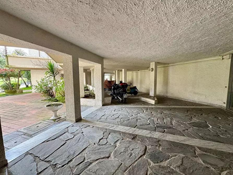 Immagine 13 di Appartamento in vendita  in Viale ROMA, 1 a Massa