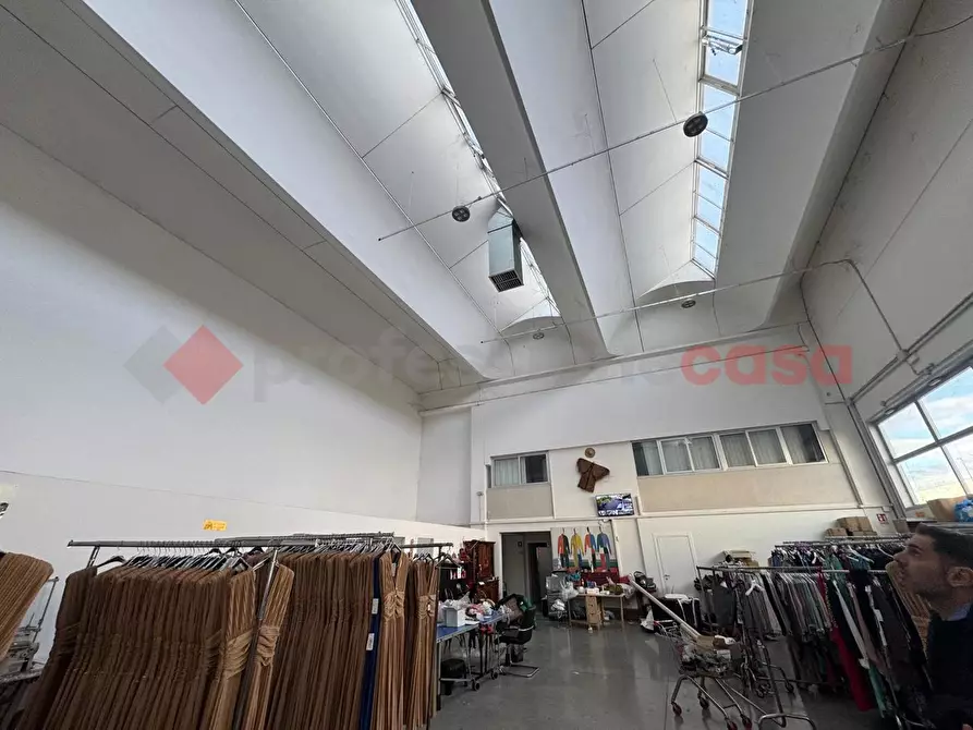 Immagine 5 di Capannone industriale in vendita  in Via DEI LEGNAIOLI a Prato