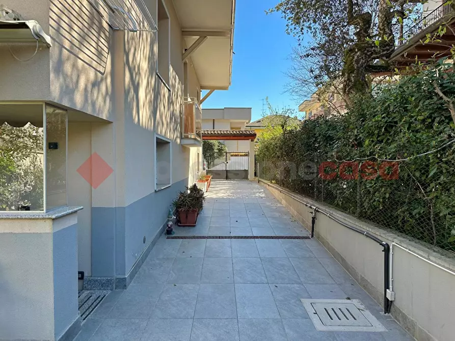 Immagine 6 di Villa in vendita  in Via Delle Robinie a Opera