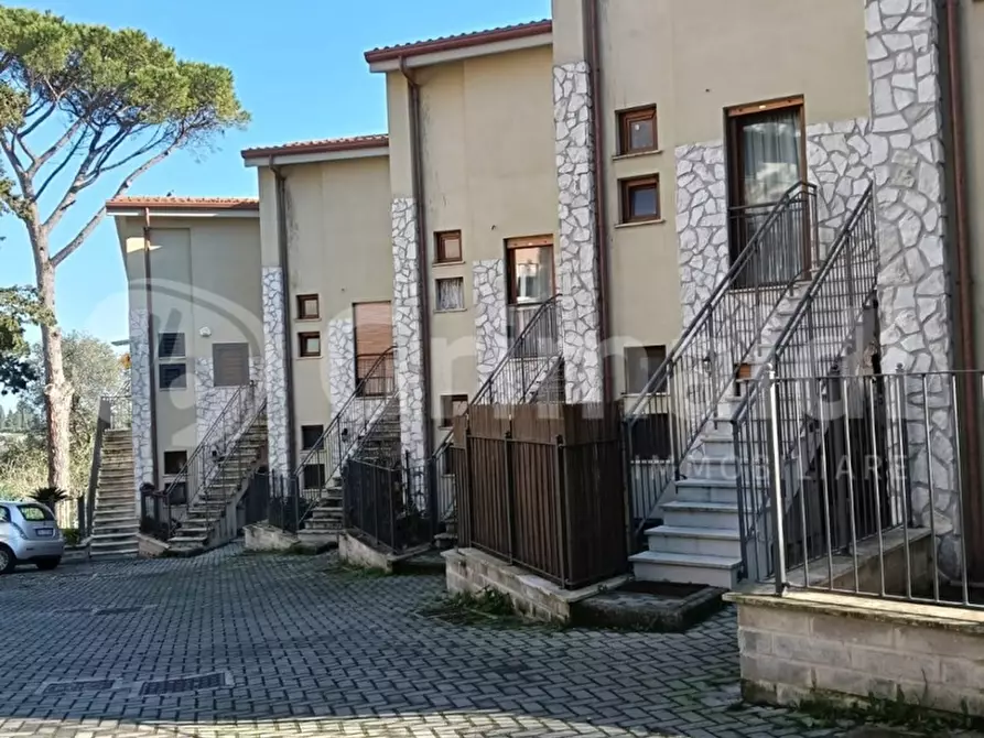 Immagine 1 di Appartamento in vendita  in Via Cassia a Roma