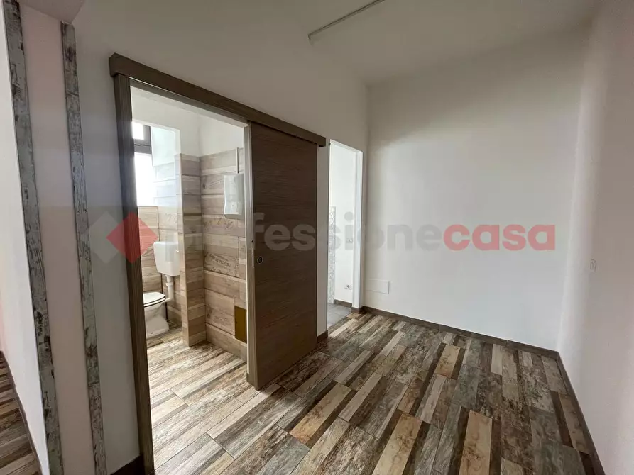 Immagine 9 di Negozio in affitto  in Via BALDESI a Firenze