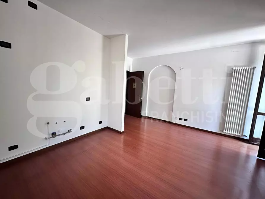 Immagine 5 di Ufficio in affitto  in Via piazza Vittorio Veneto, snc a Erba
