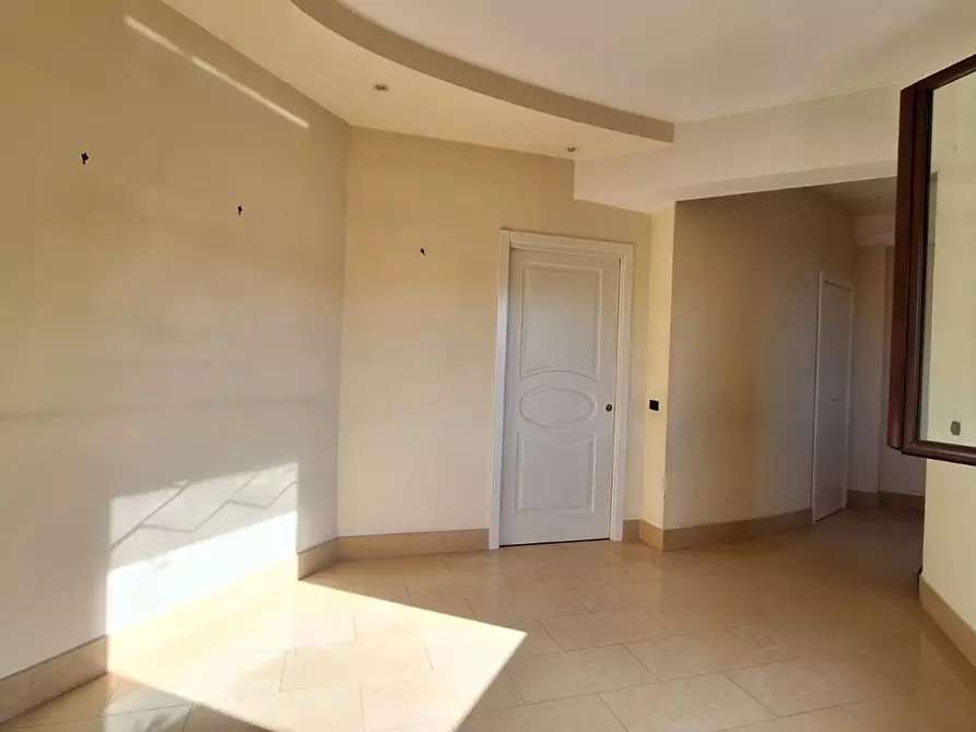Immagine 15 di Appartamento in vendita  in Corso Campano a Giugliano In Campania