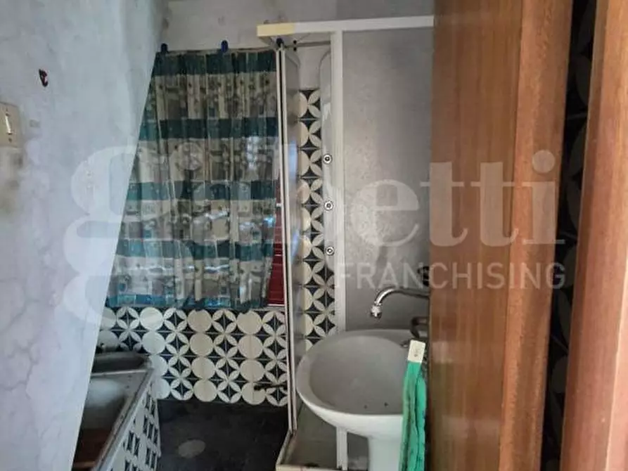 Immagine 23 di Palazzo in vendita  in Via L. Giordano, 38 a Boscotrecase