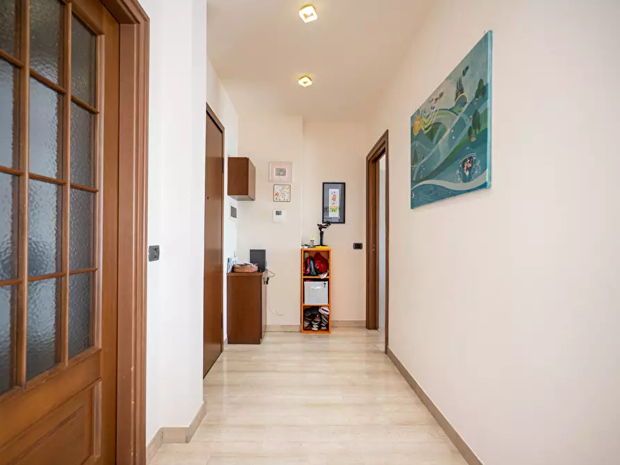 Immagine 2 di Appartamento in vendita  in Via Giambellino a Milano