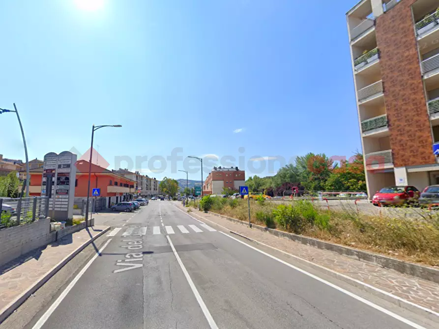 Immagine 9 di Negozio in vendita  in Via Del Gallitello, SNC a Potenza