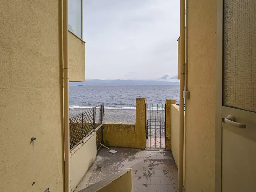 Immagine 38 di Appartamento in vendita  in Via Mili marina via nazionale, 321 a Messina