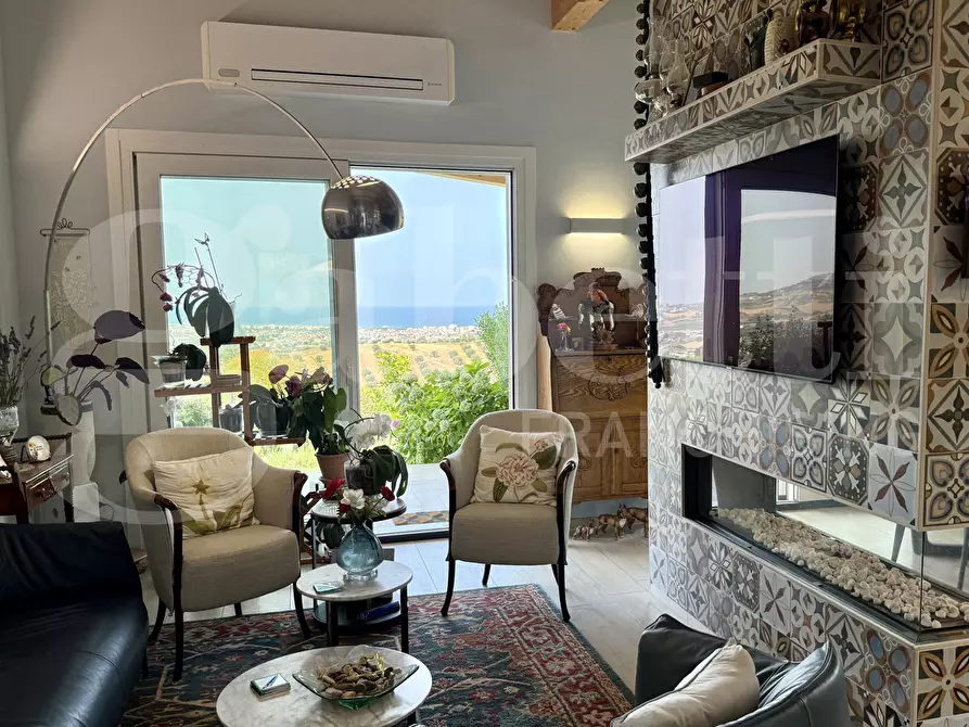 Immagine 2 di Casa indipendente in vendita  in Via Colle Luna, 3 a Tortoreto