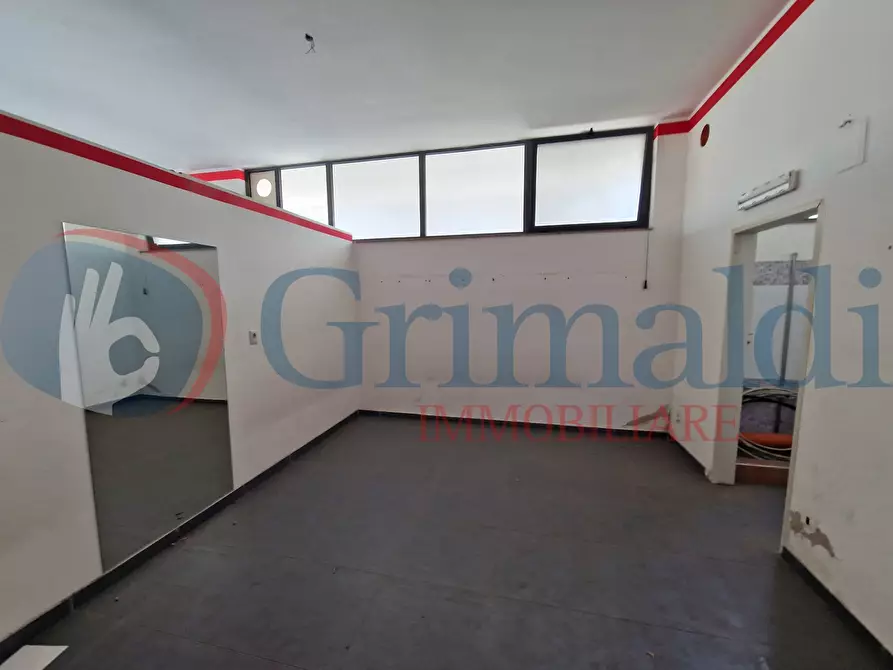 Immagine 11 di Negozio in vendita  in Via Adolfo Celi, 185 a Messina
