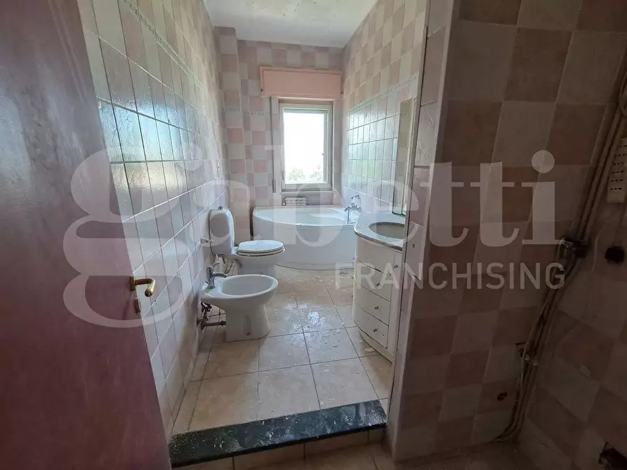 Immagine 15 di Appartamento in vendita  in Viale de Filipps, 24 a Catanzaro
