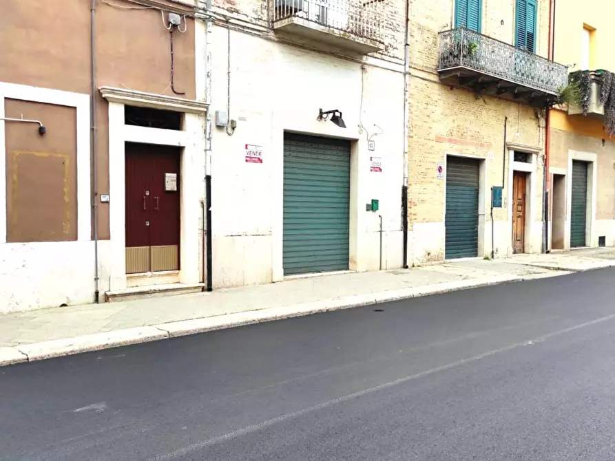 Immagine 4 di Negozio in vendita  in Corso GRAMSCI a San Severo