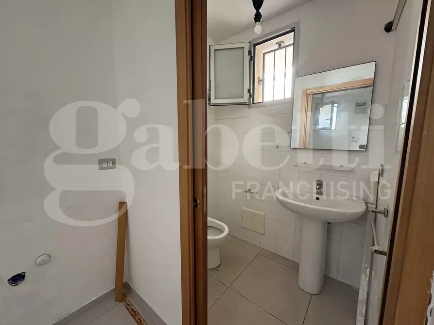 Immagine 8 di Negozio in affitto  in Via Garibaldi, 35 a Porto Cesareo