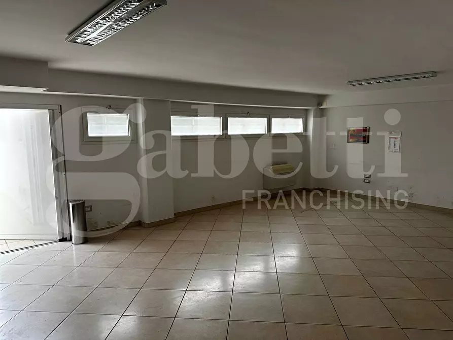 Immagine 12 di Appartamento in affitto  in Via Sarcedote Di Leo a Bisceglie