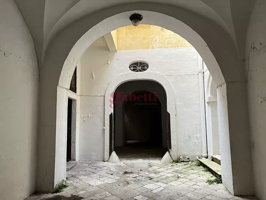 Immagine 1 di Palazzo in vendita  in Via Dasumno, 3 a Lecce