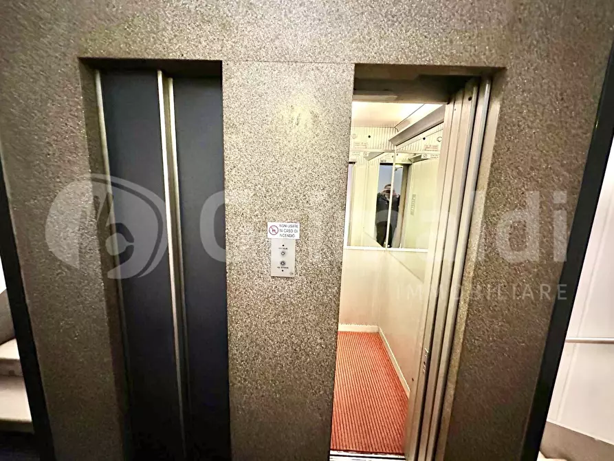 Immagine 6 di Ufficio in affitto  in Via antonio Canova, 19 a Milano