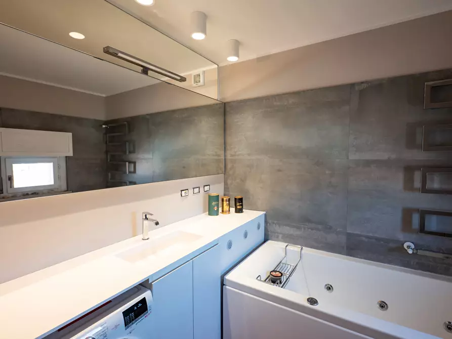 Immagine 40 di Appartamento in vendita  in Via Giovanni Battista Prandina, 30 a Milano