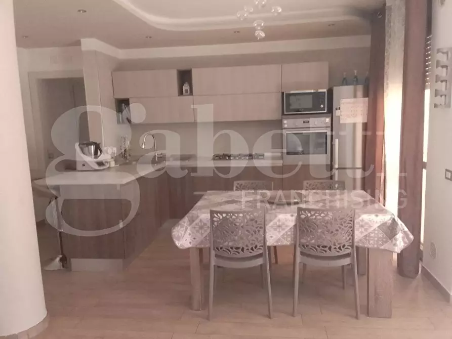 Immagine 3 di Appartamento in vendita  in Piazza G.B.TEDESCO, 9 a Taranto