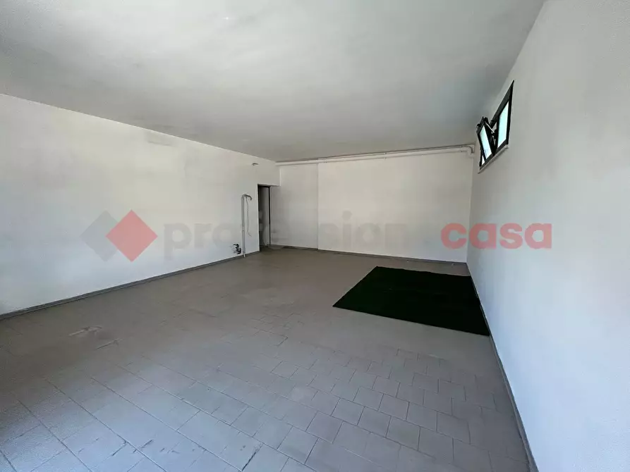 Immagine 6 di Laboratorio in affitto  in Via Pontebari a Spoleto