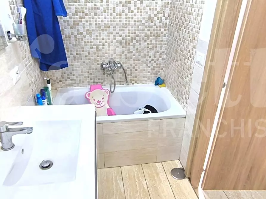 Immagine 21 di Appartamento in vendita  in Via Marigliano a Napoli