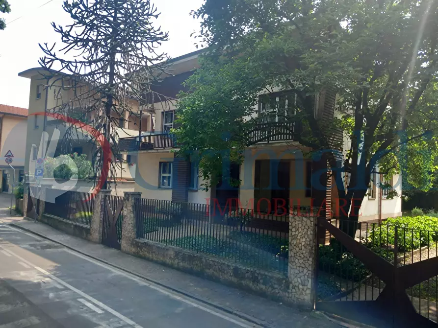 Immagine 2 di Villa in vendita  in Via Dante Alighieri, 15 a Limbiate
