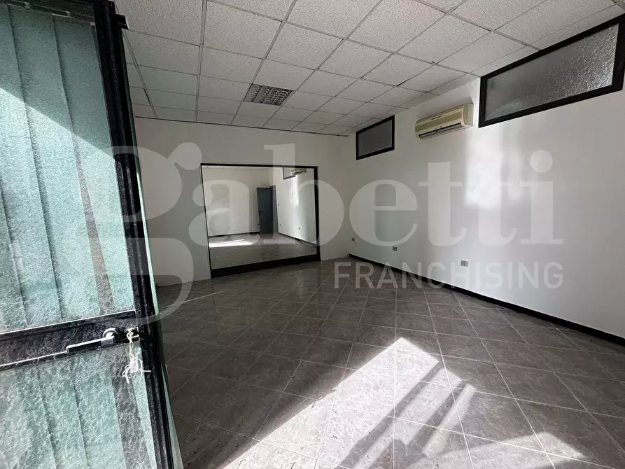 Immagine 3 di Negozio in affitto  in Piazza Venezia, 18 a Carbonia