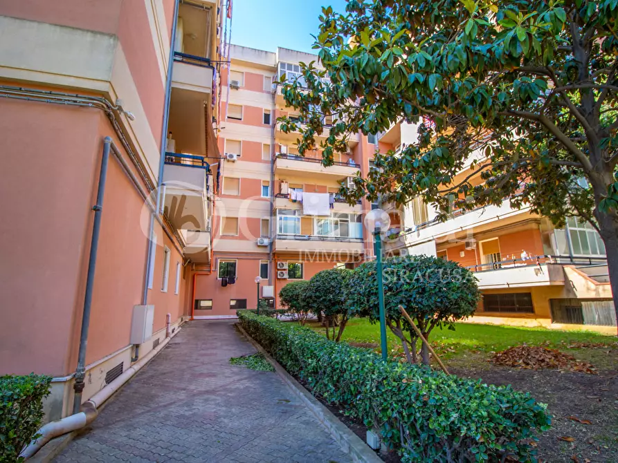 Immagine 13 di Appartamento in vendita  in Viale Scala Greca, 371 a Siracusa