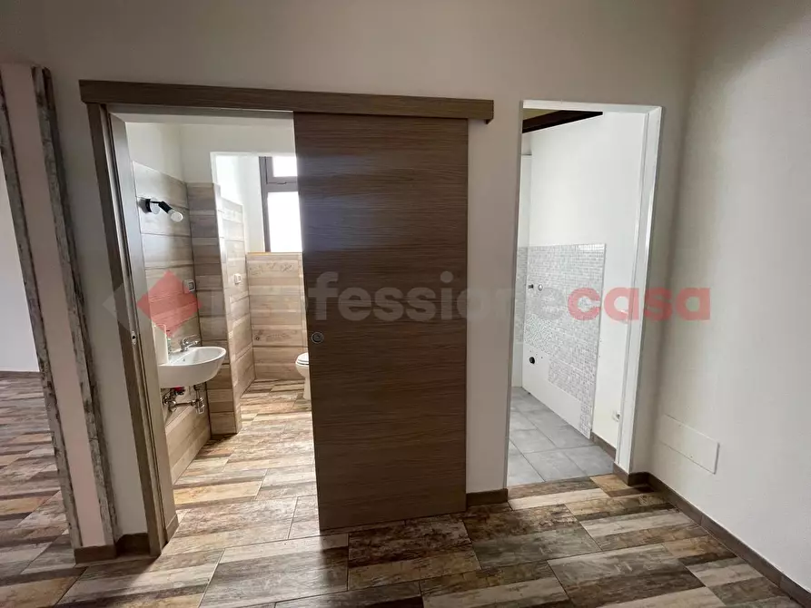 Immagine 3 di Negozio in affitto  in Via BALDESI a Firenze