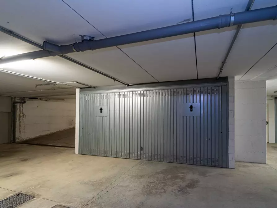 Immagine 1 di Box auto in vendita  in Via Savona, 122 a Milano