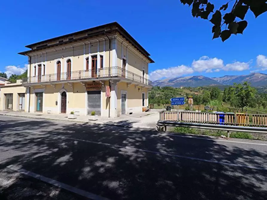 Immagine 9 di Casa bifamiliare in vendita  in Via Pesca, 1 a Posta Fibreno