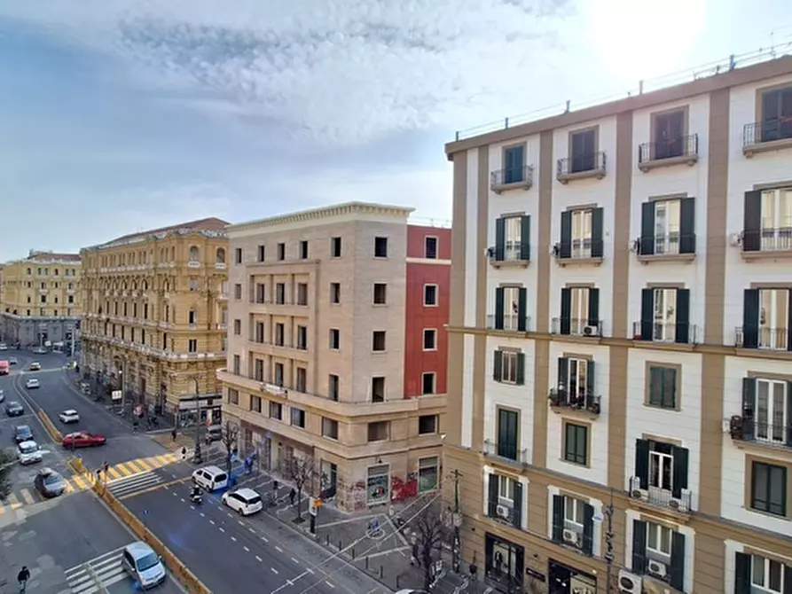 Immagine 7 di Appartamento in vendita  in Corso Umberto I a Napoli