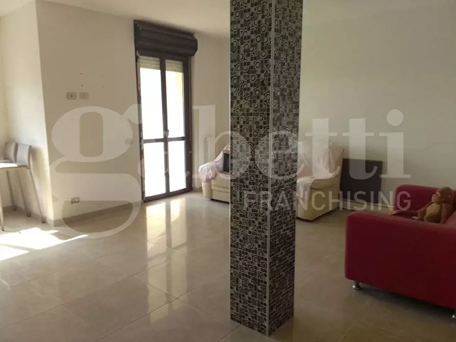 Immagine 4 di Appartamento in vendita  in Piazza G.B.TEDESCO, 7 a Taranto