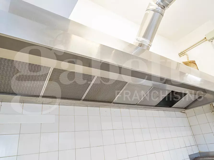 Immagine 13 di Laboratorio in vendita  in Via Busalla, 9 a Roma