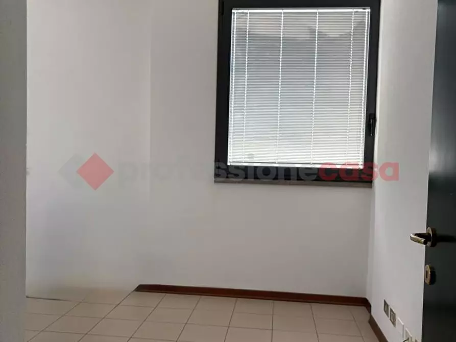 Immagine 8 di Ufficio in vendita  in Via MONTE URALI a Reggio Nell'emilia