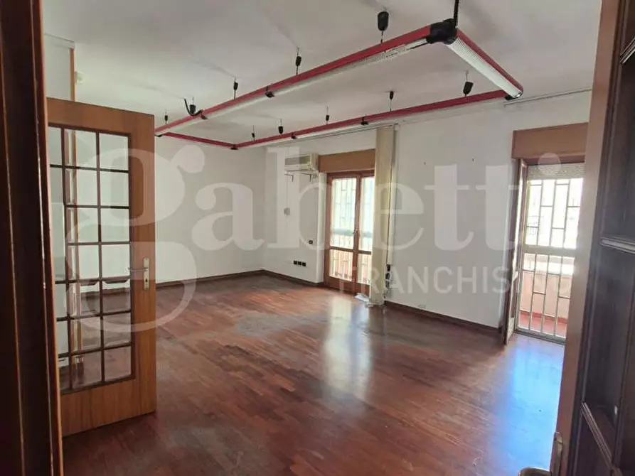 Immagine 20 di Appartamento in vendita  in Corso Umberto I, 221 a Torre Annunziata