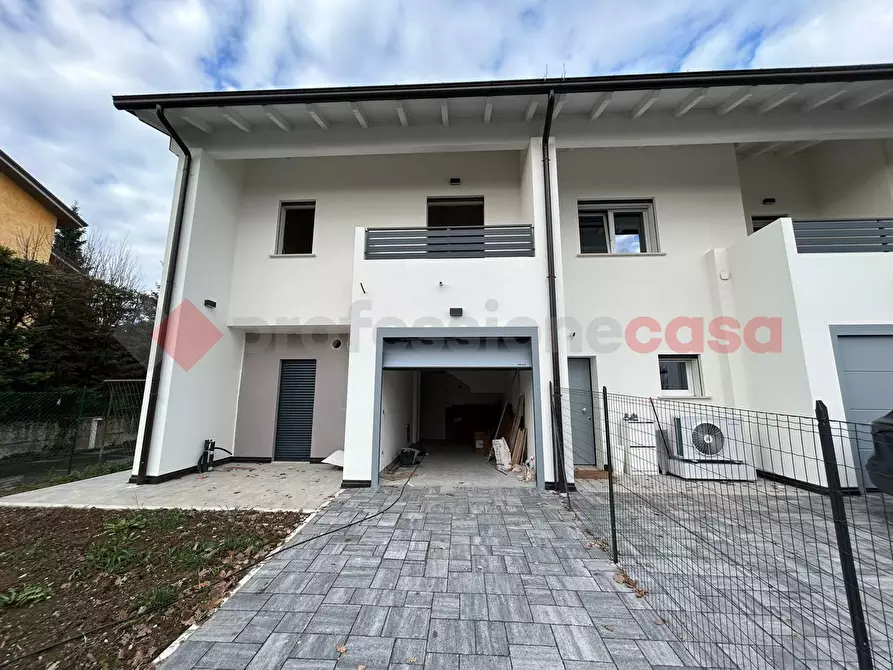 Immagine 19 di Villetta a schiera in vendita  in Via Hugo a Reggio Nell'emilia