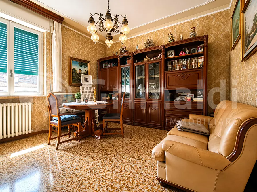 Immagine 3 di Appartamento in vendita  in Viale guglielmo marconi, 1b a Livorno