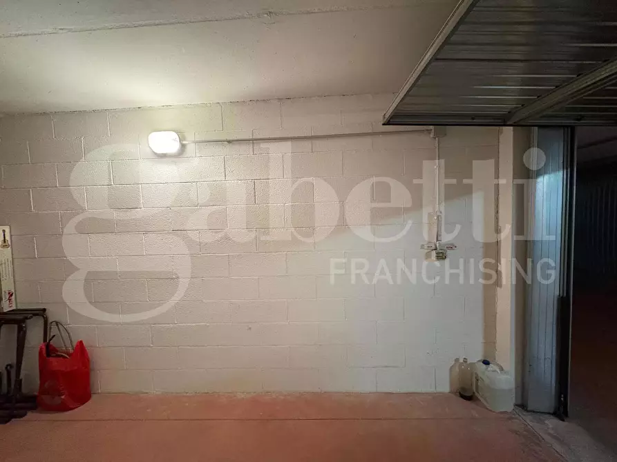 Immagine 14 di Box auto in vendita  in Via Dei Brusati, 45 a Roma