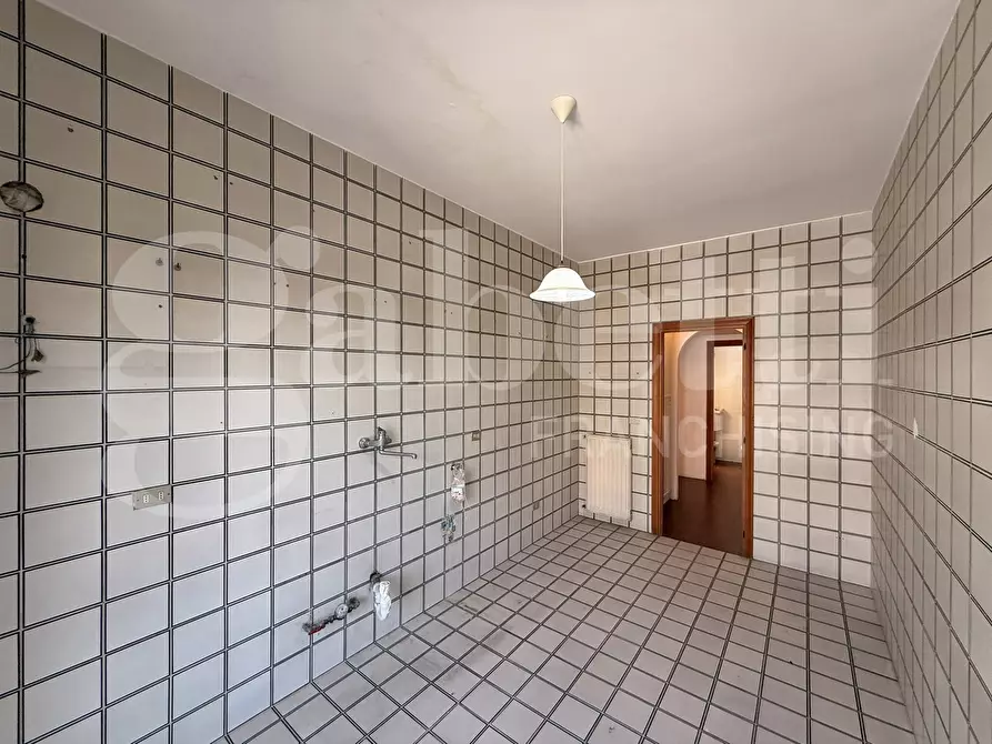 Immagine 11 di Appartamento in vendita  in Via Duccio di Buoninsegna, 75 a Roma