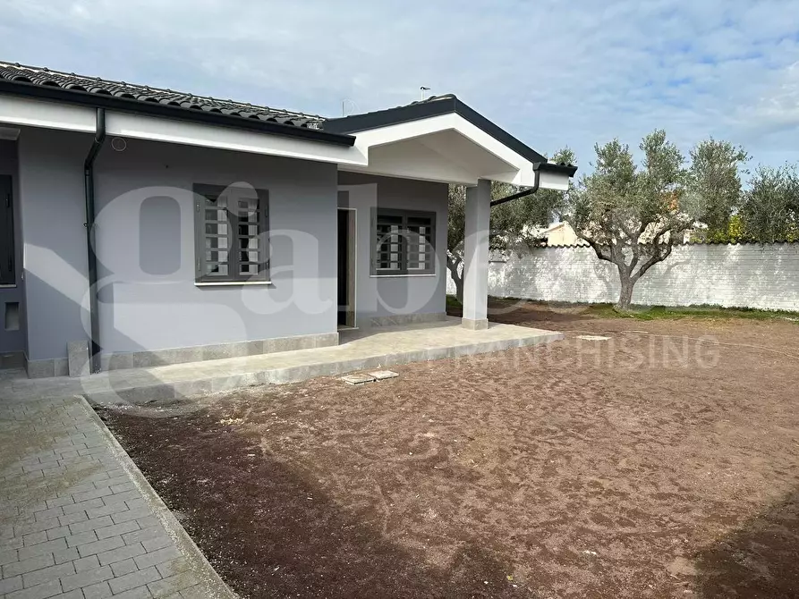 Immagine 1 di Casa trifamiliare in vendita  in Via stura, snc a Ardea